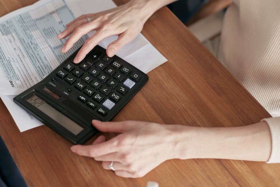 Navigacija skozi finančne vode dviga življenjskih stroškov in prihodnjih naložb